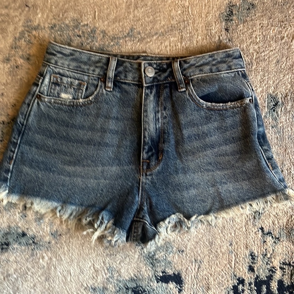 Women’s $20 PacSun Distressed Denim High Rise Festival shorts size 25